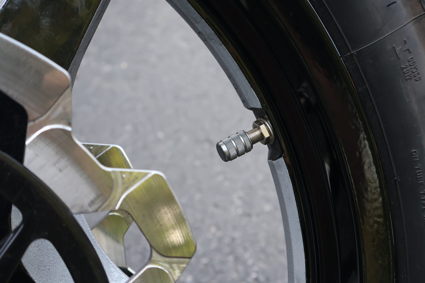 Crossthread Valve Stem Cap